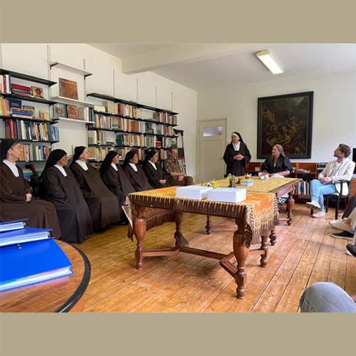 Zusters Karmelietessen verkopen klooster aan Elver