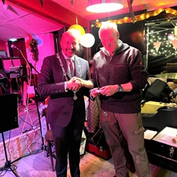 Rik Steijn ontvangt Arnhems meisje