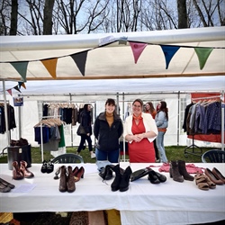 Kledingruil markt Koningsdag